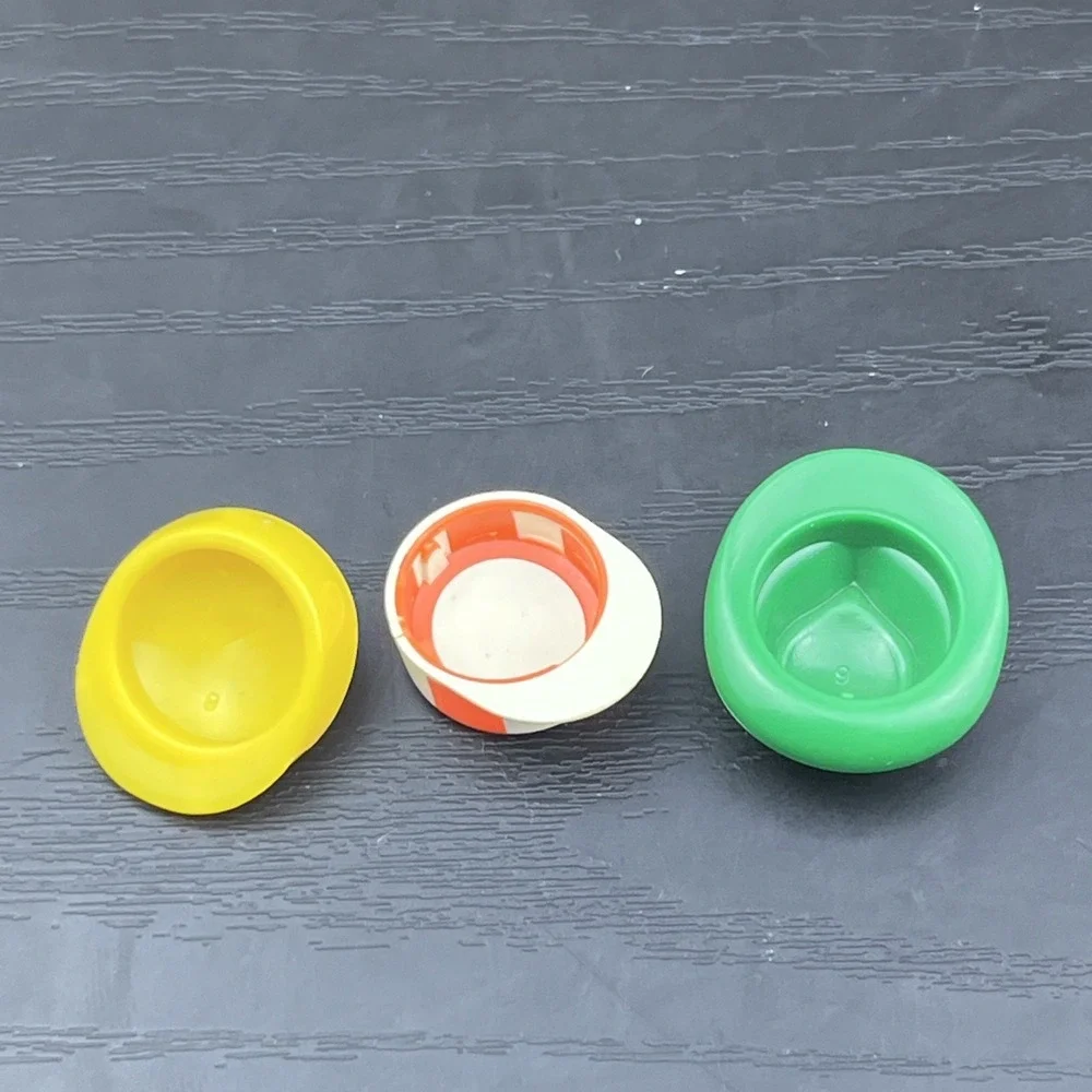 Vintage PLAYMOBIL Hats Lot of 3 Figure Accessories‎ Replacement Parts
